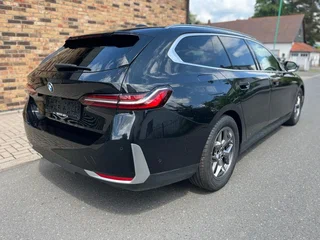2024 BMW 5 серии 520d VIII (G60/G61/G68), чёрный, 6300000 рублей, вид 5