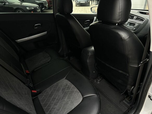2018 Kia Ceed II Рестайлинг, серебристый, 1550000 рублей - вид 11