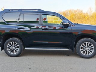 2020 Toyota Land Cruiser Prado 150 Series Рестайлинг 2, чёрный, 4500000 рублей, вид 3