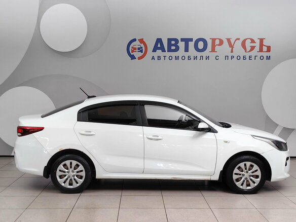 2018 Kia Rio IV, белый, 1121000 рублей - вид 4