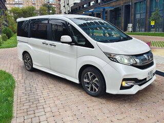 2017 Honda Stepwgn Spada V Рестайлинг, белый, 1900000 рублей, вид 5
