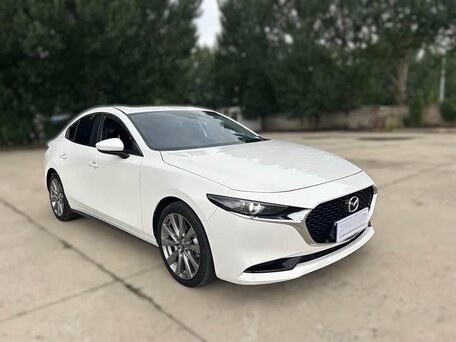 2023 Mazda 3 Axela IV (BP), белый, 1840000 рублей, вид 3