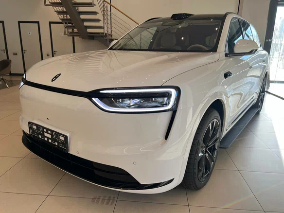 2026 Aito M7 53.4 kWh II, белый, 9390000 рублей - вид 1