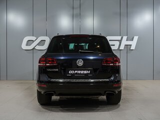 2013 Volkswagen Touareg II, синий, 2249000 рублей, вид 4
