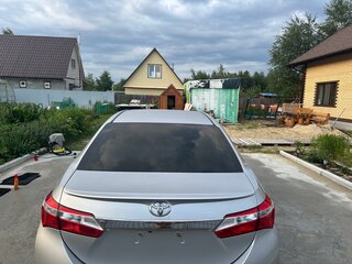 2013 Toyota Corolla XI (E160, E170, E180), серебристый, 1150000 рублей, вид 3