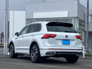 2023 Volkswagen Tiguan II Рестайлинг, белый, 2450000 рублей, вид 5