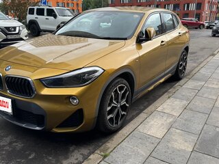 2020 BMW X2 sDrive18i I (F39), золотистый, 2350000 рублей, вид 3