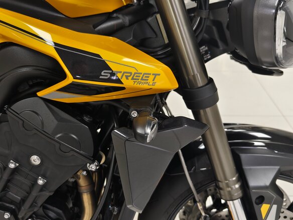 2025 Triumph Street Triple, жёлтый - вид 20
