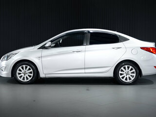 2014 Hyundai Solaris I Рестайлинг, серебристый, 749000 рублей, вид 4