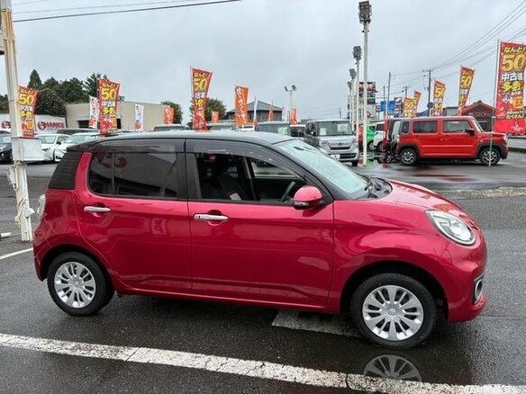 2017 Toyota Passo III, красный, 730000 рублей - вид 7