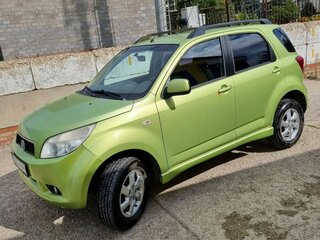 2006 Daihatsu Terios II, зелёный, 650000 рублей, вид 2
