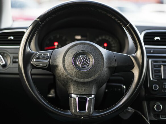 2014 Volkswagen Polo V, синий, 720000 рублей - вид 5