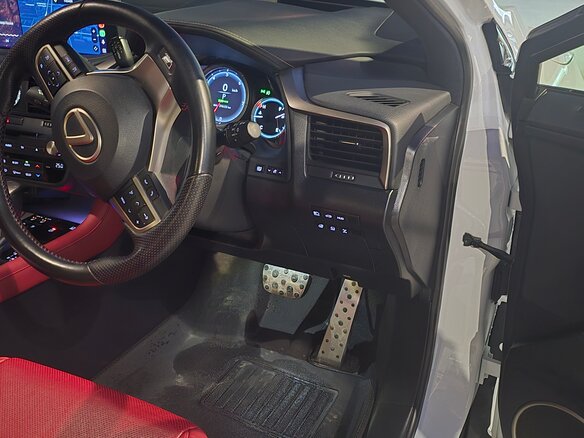 2019 Lexus RX 300 IV Рестайлинг, белый, 5300000 рублей - вид 5