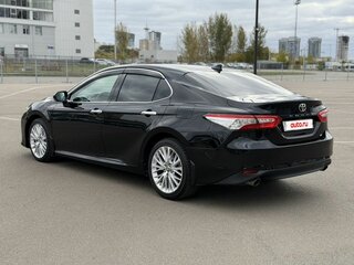 2020 Toyota Camry VIII (XV70), чёрный, 2700000 рублей, вид 4