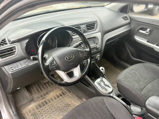 2014 Kia Rio 4-speed III, серый, 809000 рублей, вид 5