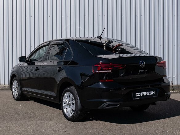 2021 Volkswagen Polo VI, чёрный, 1469000 рублей - вид 1
