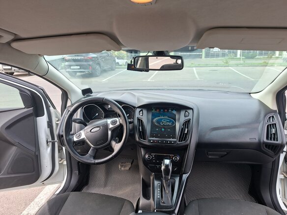 2011 Ford Focus III, белый - вид 10
