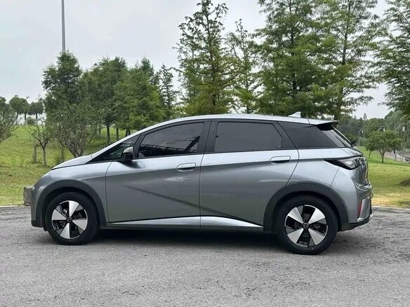 2023 BYD Dolphin 44.9 kWh I, серый, 1608008 рублей - вид 6
