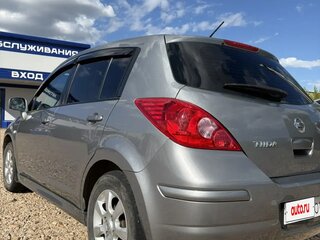 2010 Nissan Tiida I Рестайлинг, серый, 850000 рублей, вид 4