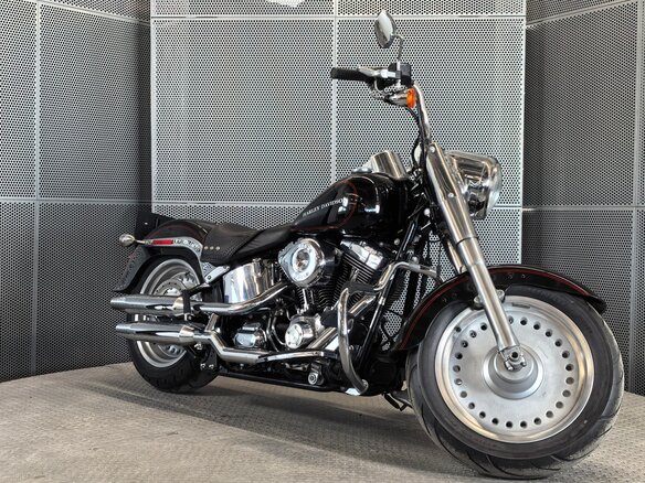 2006 Harley-Davidson Fat Boy, чёрный, 869000 рублей - вид 1