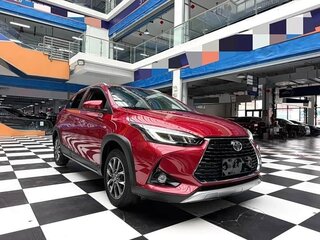 2023 Toyota Yaris L X XP150 Рестайлинг, красный, 1300000 рублей, вид 1