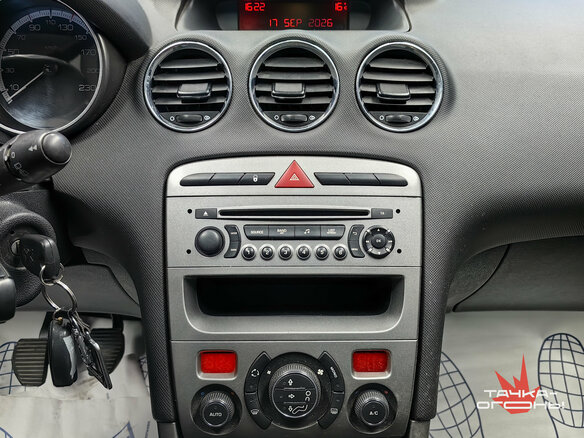 2011 Peugeot 308 I Рестайлинг, серебристый - вид 12