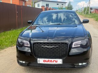 2019 Chrysler 300C II Рестайлинг, чёрный, 3500000 рублей, вид 3
