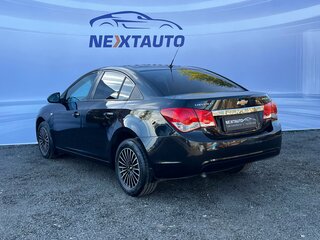 2011 Chevrolet Cruze I, чёрный, 600000 рублей, вид 3