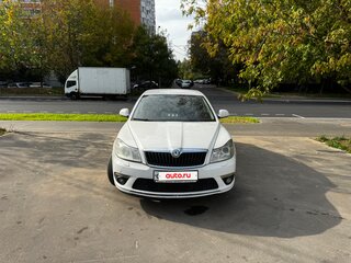 2012 Skoda Octavia II (A5) Рестайлинг, белый, 425000 рублей, вид 3