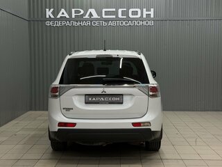 2014 Mitsubishi Outlander III, белый, 1369000 рублей, вид 4