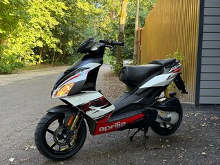 2014 Aprilia SR 50 R, красный, 219000 рублей, вид 2