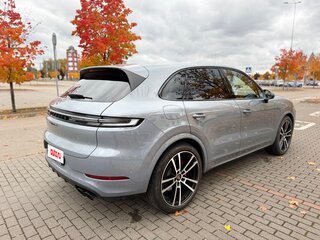 2024 Porsche Cayenne S III Рестайлинг, серый, 15000000 рублей, вид 5