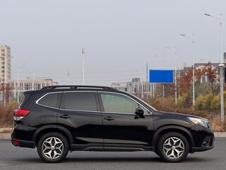 2023 Subaru Forester V Рестайлинг, чёрный, 2510000 рублей, вид 3