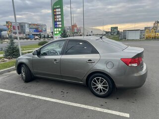 2012 Kia Cerato 6-speed II, серебристый, 795000 рублей, вид 3