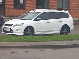 2011 Ford Focus II Рестайлинг, белый, 575000 рублей, вид 2