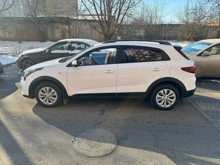 2021 Kia Rio X IV Рестайлинг, белый, 1750000 рублей, вид 4