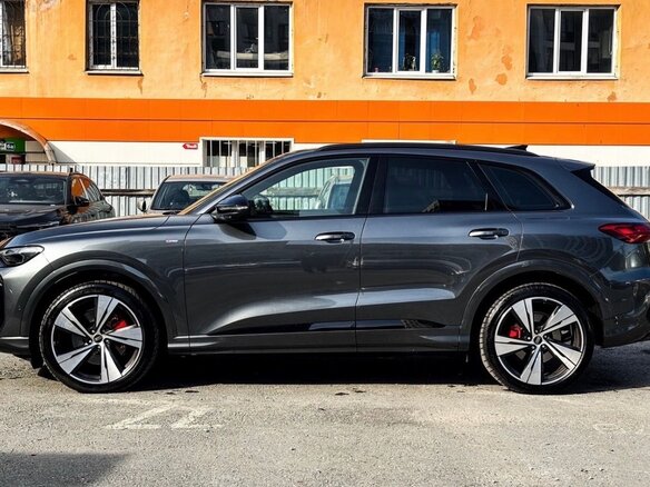 2026 Audi Q5 40 TFSI III (GU), серый, 5750070 рублей - вид 5
