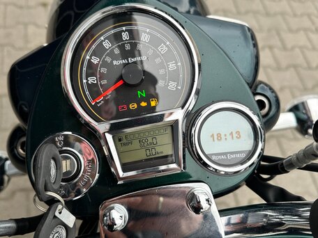 2026 Royal Enfield Classic 350, зелёный, 526000 рублей, вид 5