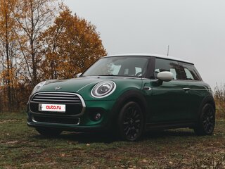 2021 Mini Hatch Cooper III (F55/F56) Рестайлинг, белый, 2500000 рублей, вид 3