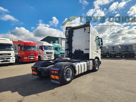 2019 Volvo FH, белый, 7290000 рублей, вид 5
