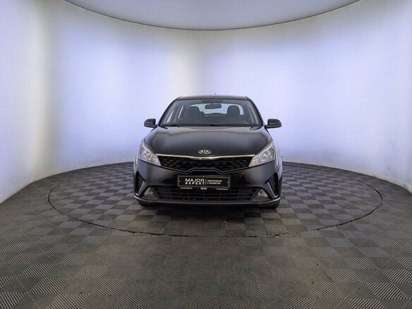 2020 Kia Rio IV Рестайлинг, чёрный, 1700000 рублей - вид 1