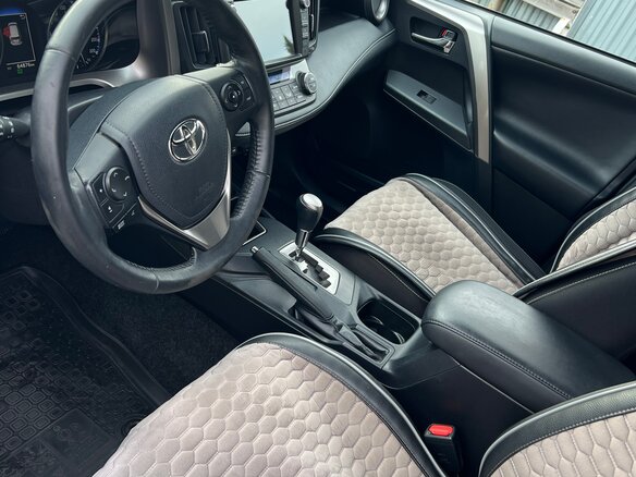 2019 Toyota RAV4 IV (XA40) Рестайлинг, чёрный, 3750000 рублей - вид 6