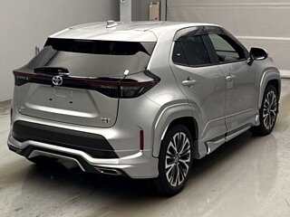2023 Toyota Yaris Cross I, серебристый, 1710000 рублей, вид 2