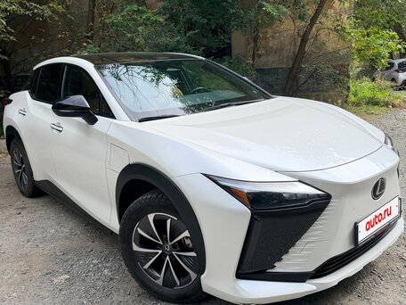 2023 Lexus RZ 450e, белый, 5500000 рублей, вид 2