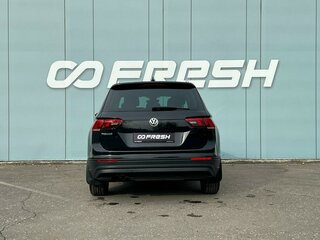 2019 Volkswagen Tiguan II, чёрный, 2467000 рублей, вид 4