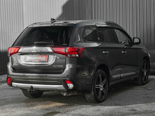 2018 Mitsubishi Outlander III Рестайлинг 2, серый, 1670000 рублей, вид 4