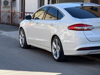 2016 Ford Fusion (North America) II Рестайлинг, белый, 1400000 рублей, вид 4