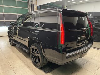 2017 Cadillac Escalade IV, чёрный, 4800000 рублей, вид 4