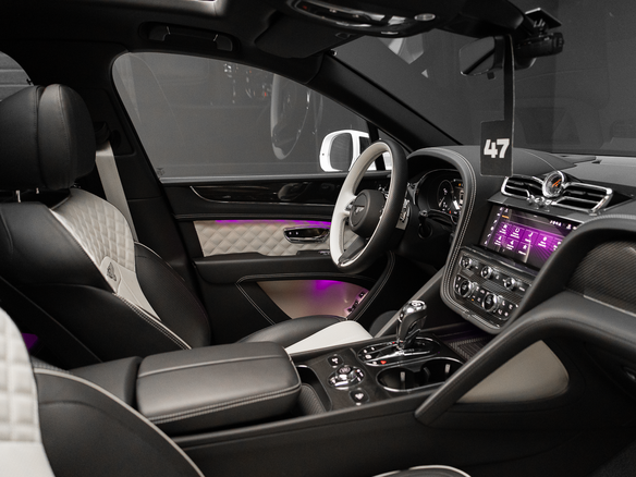 2022 Bentley Bentayga I Рестайлинг, белый, 24900000 рублей - вид 17