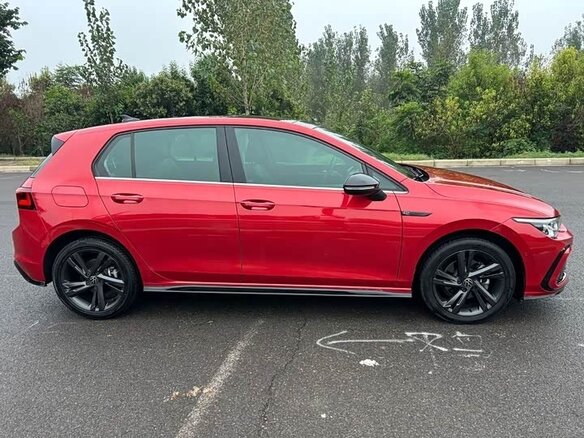 2023 Volkswagen Golf VIII, красный, 2200000 рублей - вид 8
